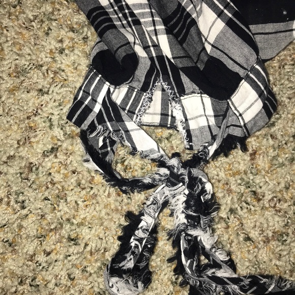 Black & white plaid button front shirt - Picture 8 of 9